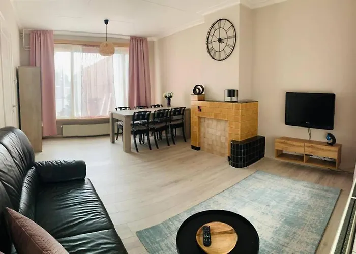 Cosy House In The Heart Of The Center!