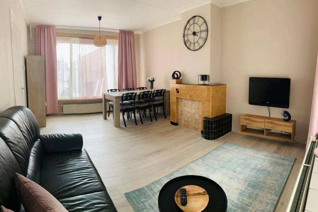 Cosy House In The Heart Of The Center! *